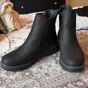 Cliffs by WHITE MOUNTAIN Black Ankle Boots